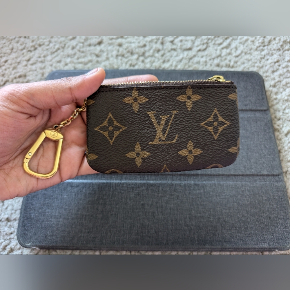 Louis Vuitton Wallet/Coin Purse - Picture 8 of 9